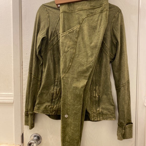 Lululemon top and aligned leggings - Picture 5 of 5